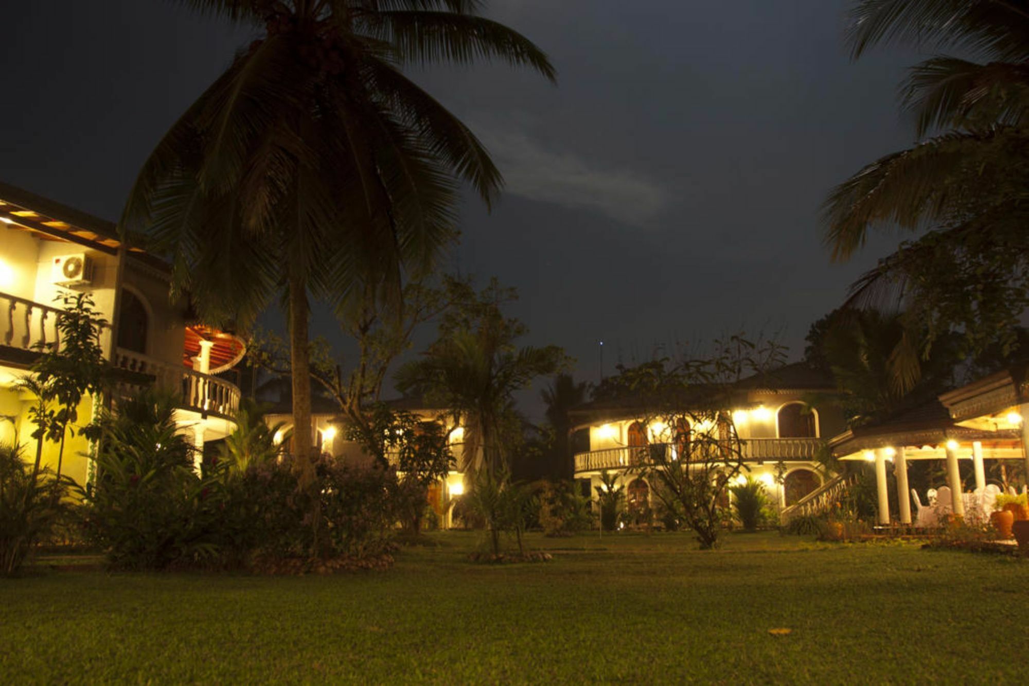 Bougain Villa By Tree Aluthgama Exterior photo